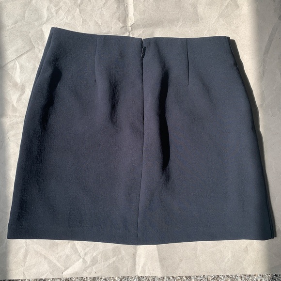 Aritzia Wilfred The Classic Mini Skirt, LNWT, Size 4, Black - Picture 3 of 4
